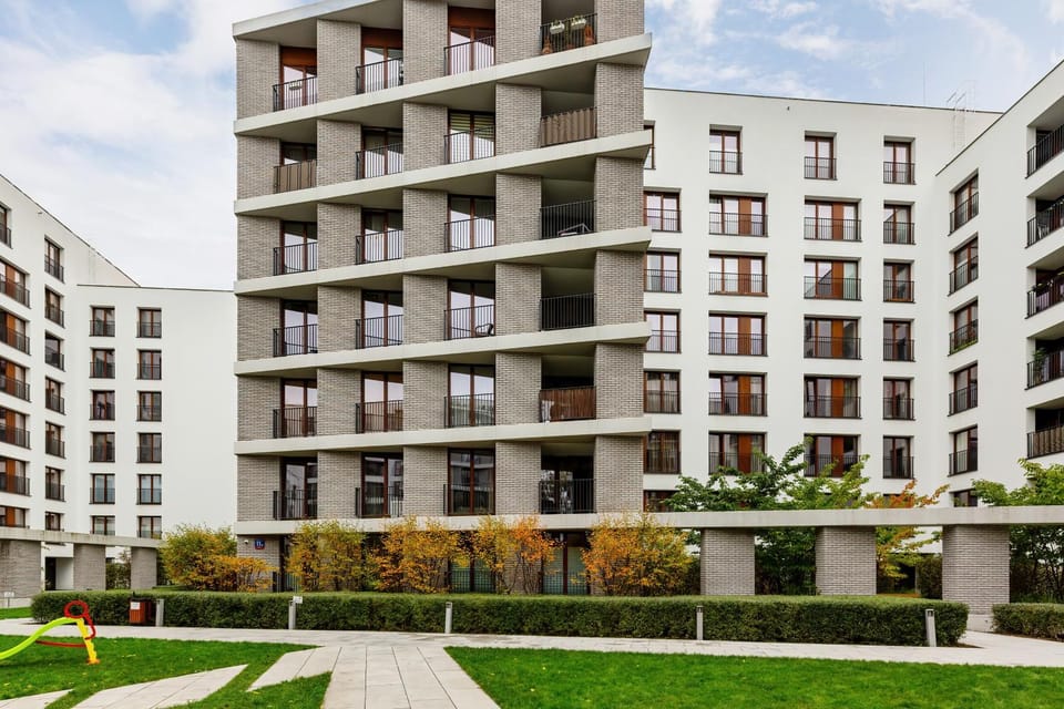 Property building, Neighbourhood, Area and facilities