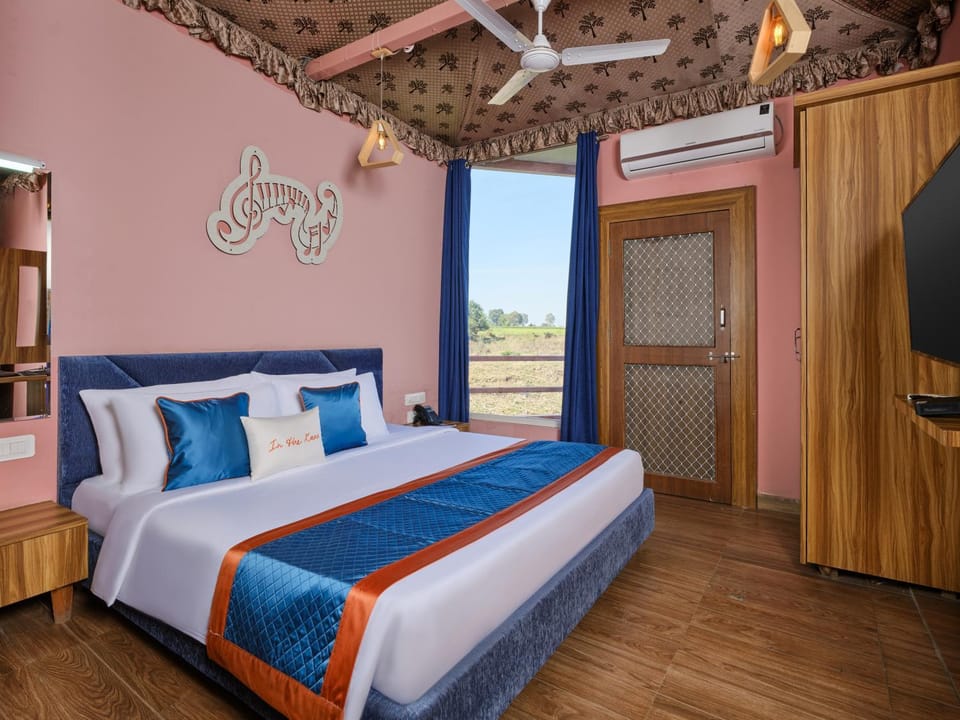 Bed, Photo of the whole room, Bedroom, wardrobe