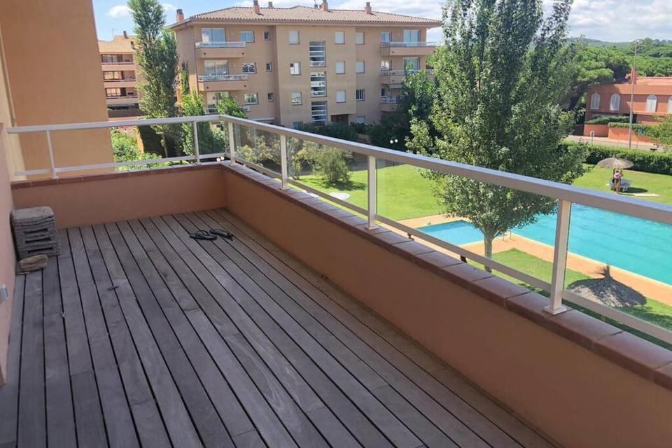Property building, View (from property/room), Balcony/Terrace, Pool view, Swimming pool