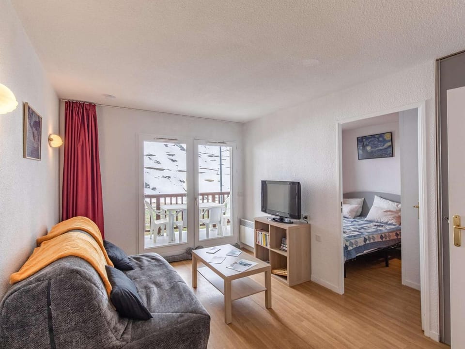Appartement T2 4 Pers avec Parking à La Mongie - FR-1-404-312 Apartment in Aragon