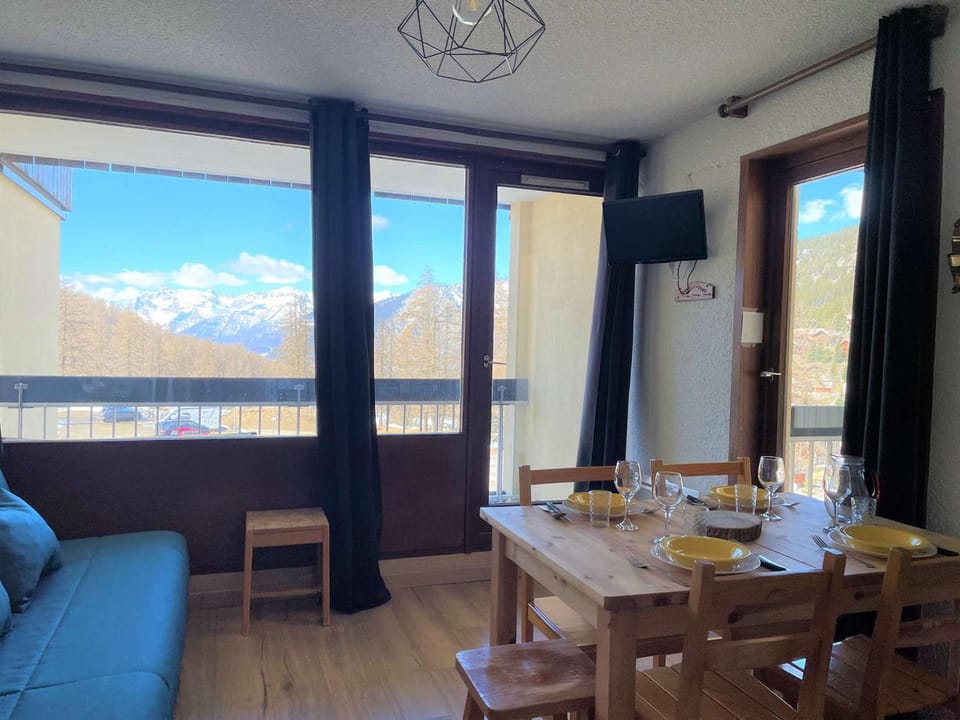 Charmant Studio 4 Pers avec Balcons, Parking et Accès Direct aux Pistes – Montgenèvre - FR-1-330D-47 Apartment in Montgenèvre
