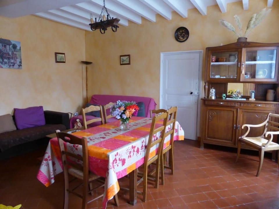 Charmante Longère Gâtinaise - Cour et Jardin Clos, Proche Paris et Orléans - FR-1-590-73 House in Centre-Val de Loire