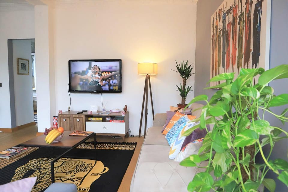 Communal lounge/ TV room, TV and multimedia, Living room, Seating area, Evening entertainment