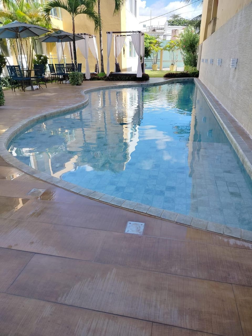Swimming pool