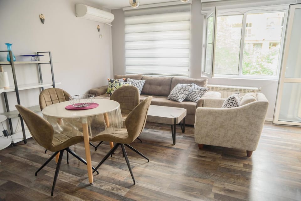 Living room, Seating area, Dining area