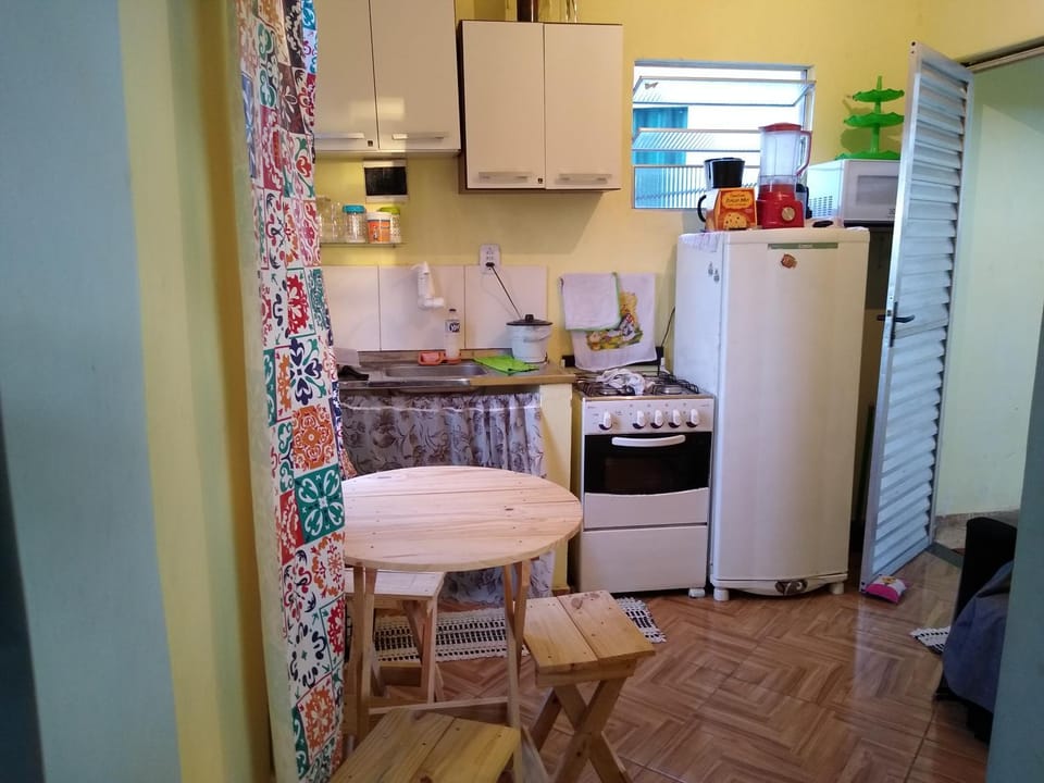 Kitchen or kitchenette, Dining area, oven, pet friendly, stove