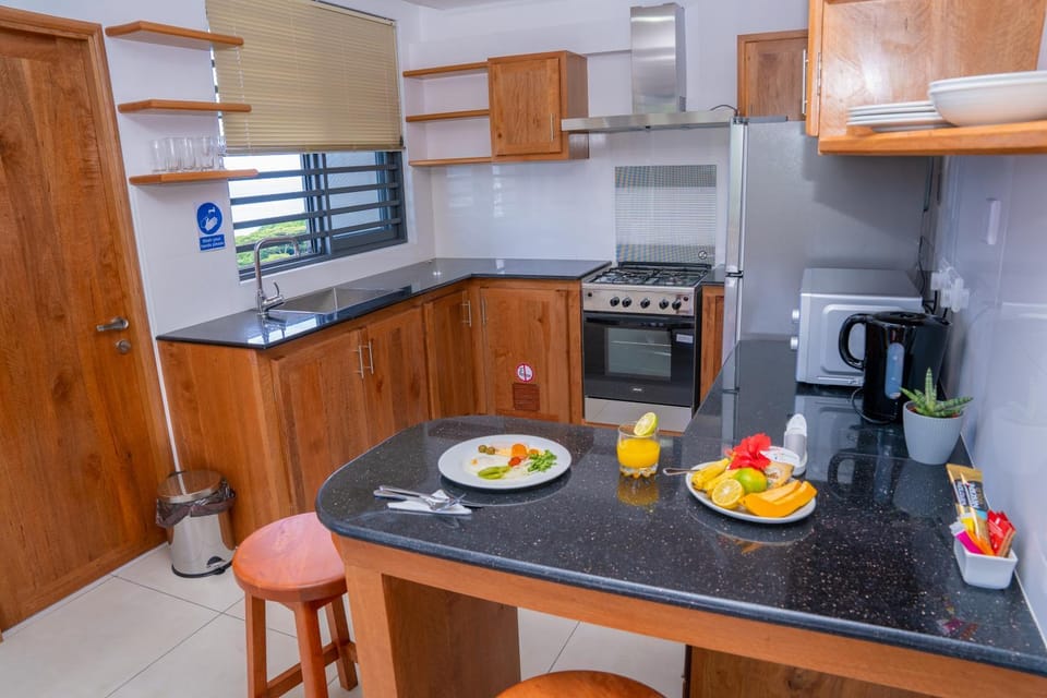Coffee/tea facilities, Kitchen or kitchenette, Dining area