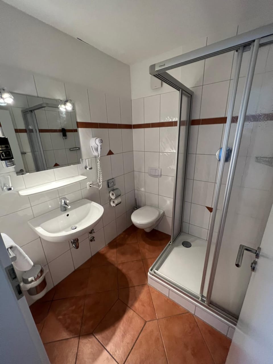 Shower, Toilet, Bathroom, towels