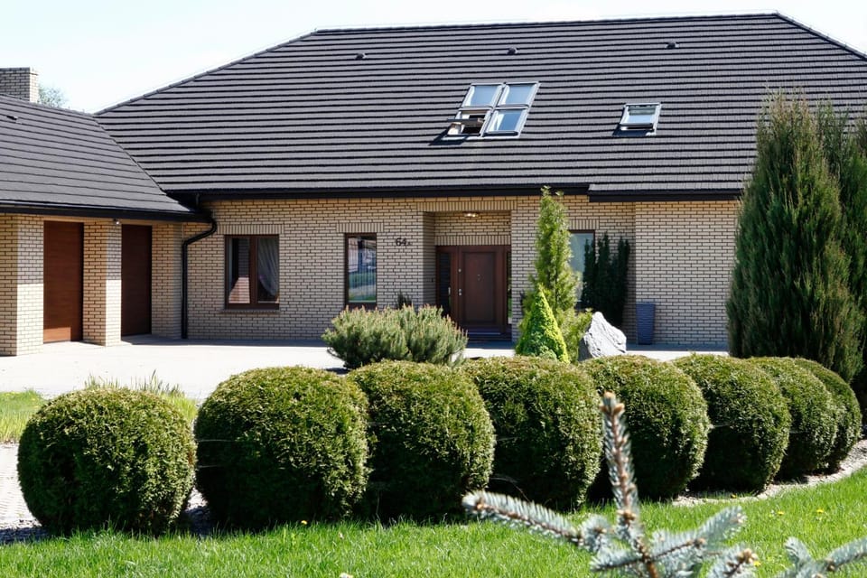 Property building, Facade/entrance, Garden