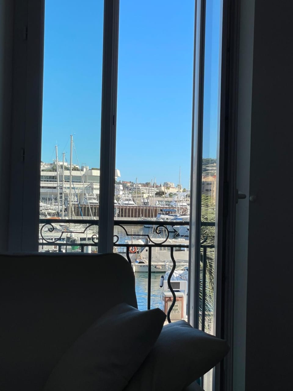 Cannes Old Port, SEAFRONT & SEAVIEWS Apartment in Cannes