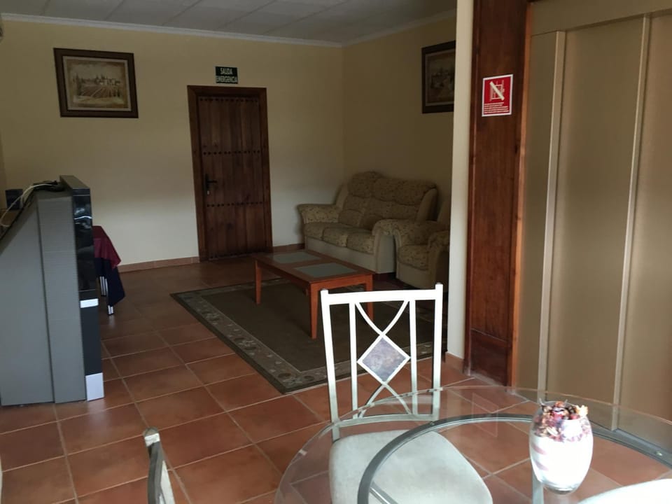 Communal lounge/ TV room