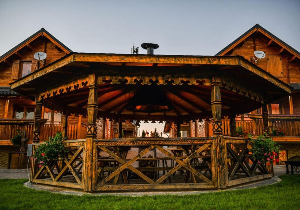 Cabana Panoramic VIP Baile Figa House in Cluj County