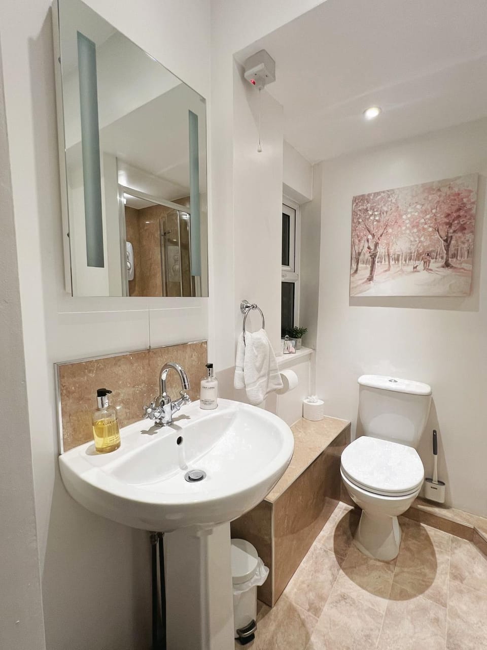 Ellies Guest House Bed and Breakfast in England