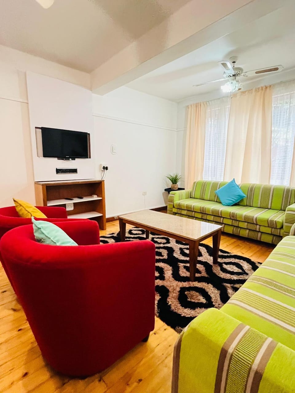 Communal lounge/ TV room, TV and multimedia, Living room, Photo of the whole room, Seating area, Evening entertainment