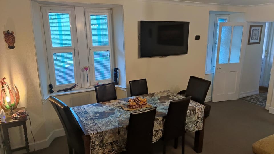 TV and multimedia, Dining area