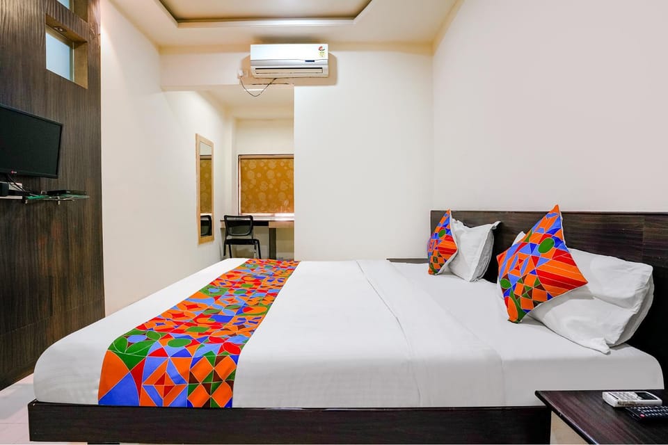 Bed, TV and multimedia, Bedroom, air conditioner