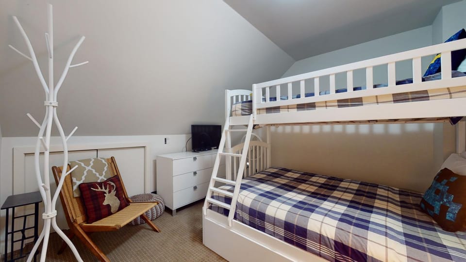 bunk bed