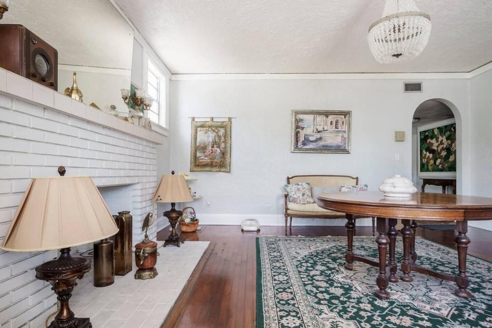Private Suite Mins from MIA Free Parking Vacation rental in Miami