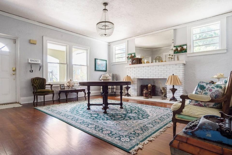 Private Suite Mins from MIA Free Parking Vacation rental in Miami