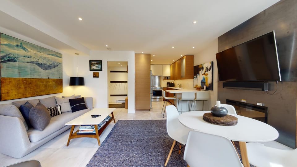 Living room, Dining area