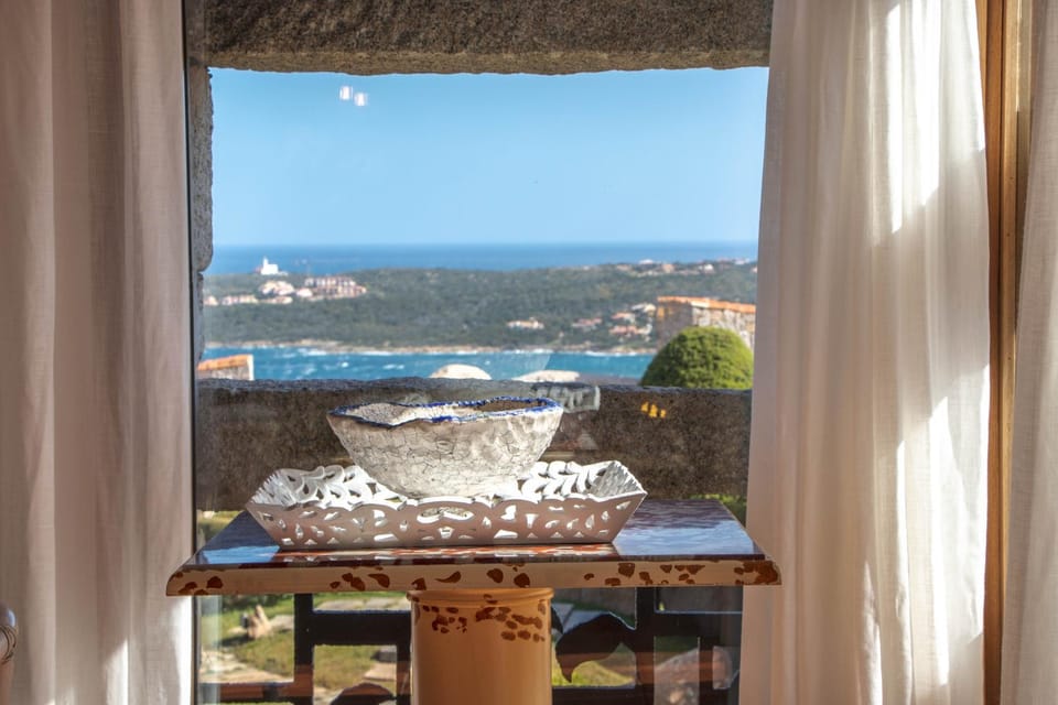 Day, Natural landscape, View (from property/room), Dining area, Sea view