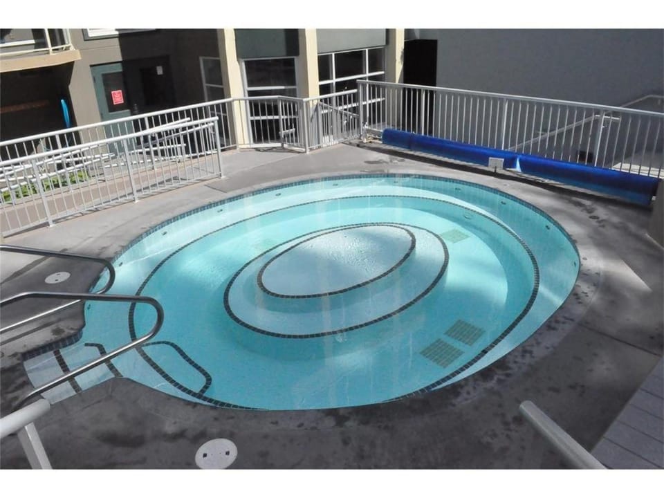 Hot Tub, Hot Tub