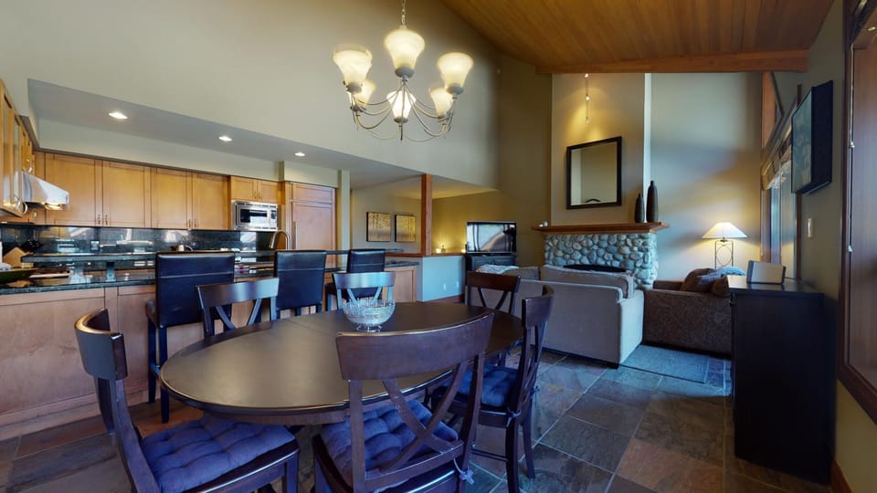 Kitchen or kitchenette, Living room, Dining area