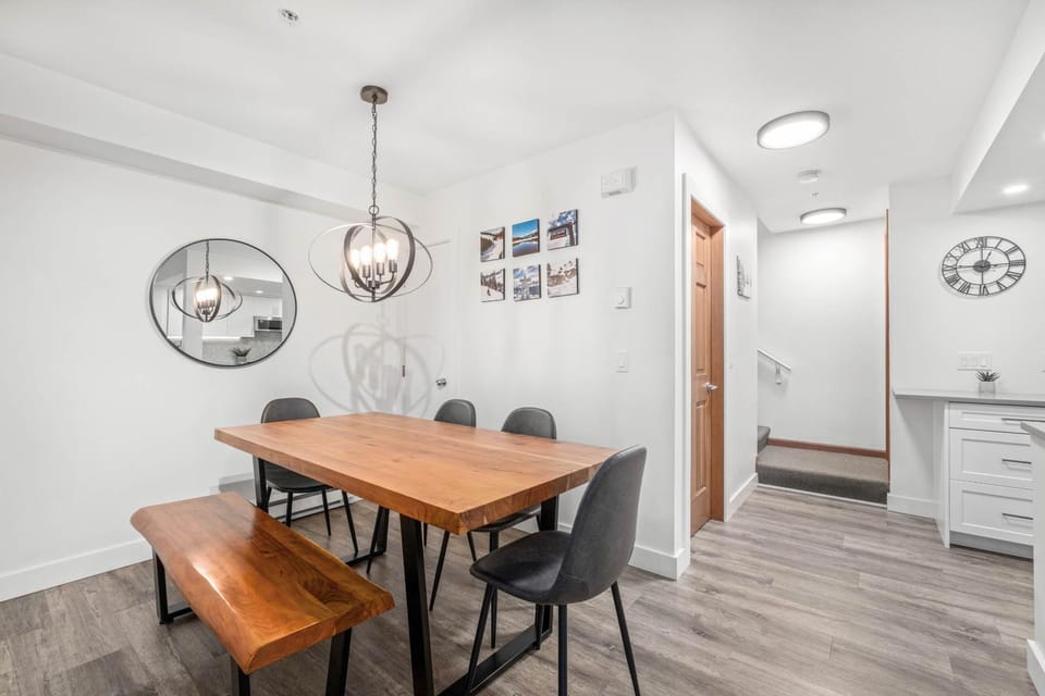 3BR in Lagoons, King Bed, Private Balcony, Village Location, Parking House in Whistler