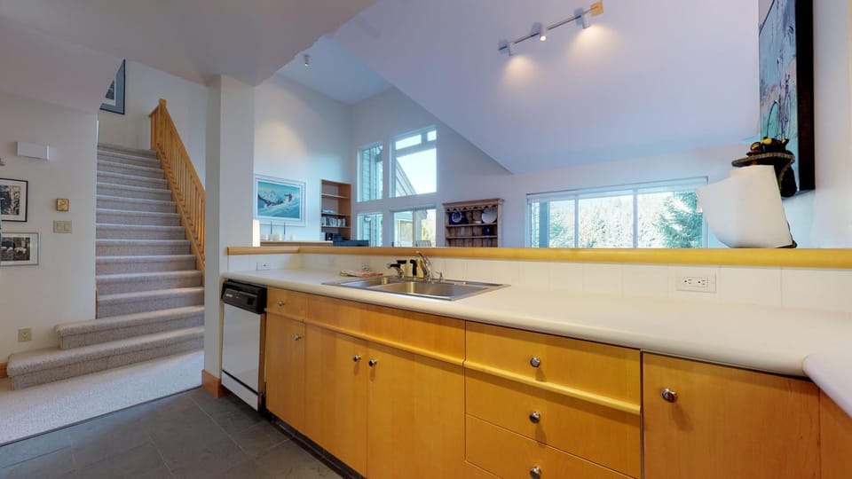 Kitchen or kitchenette, Kitchen or kitchenette