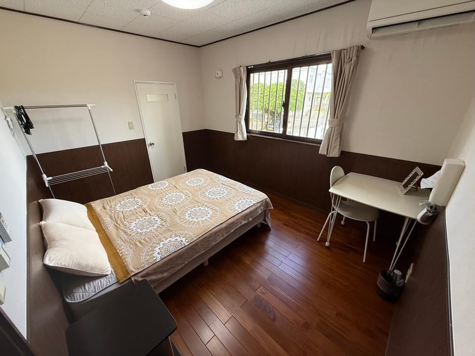 男性専用ゲストハウス cocoikoi Bed and Breakfast in Okinawa Prefecture