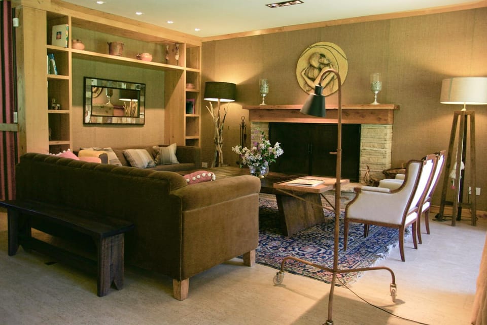Communal lounge/ TV room