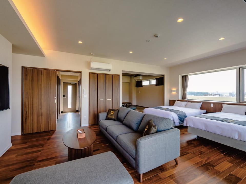 Bed, Living room, Photo of the whole room, air conditioner