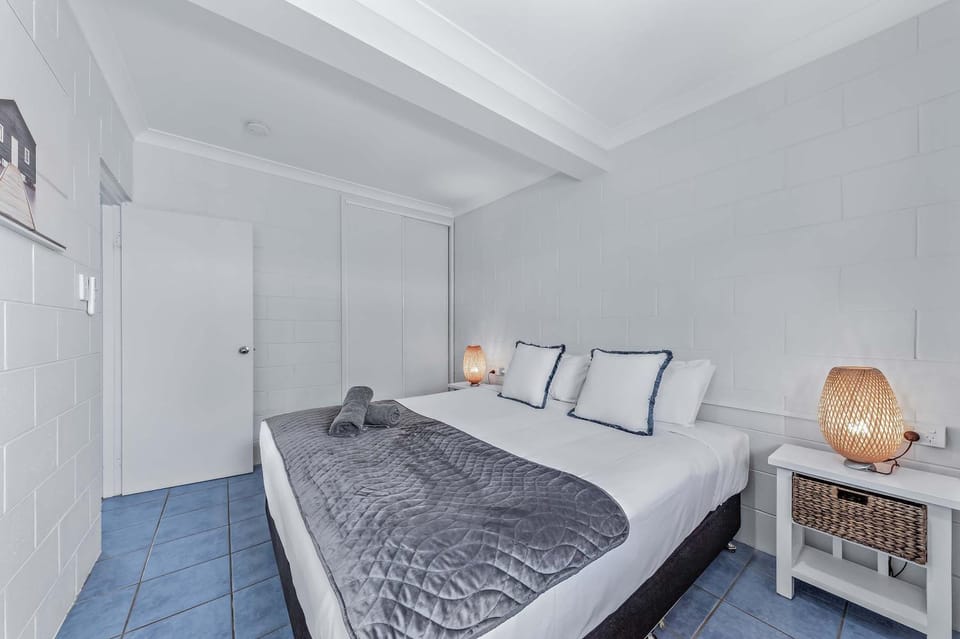 Bed, Bedroom, wardrobe