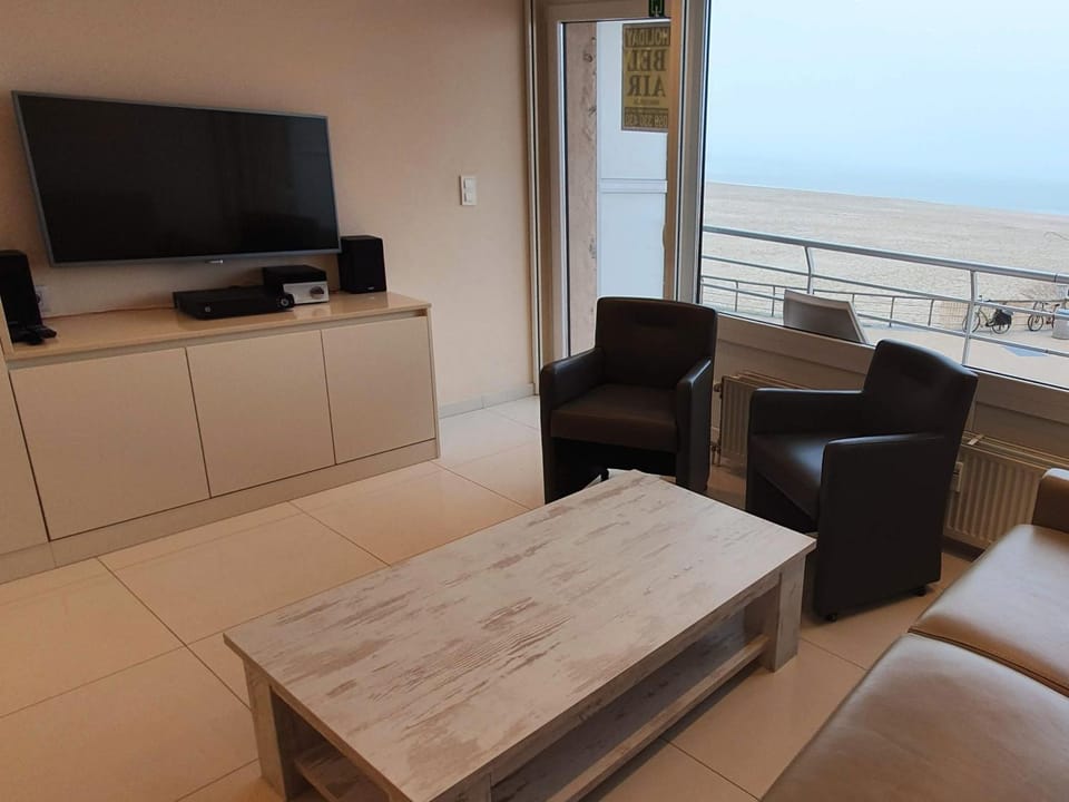 TV and multimedia, Balcony/Terrace, Living room, Seating area, Evening entertainment, Sea view