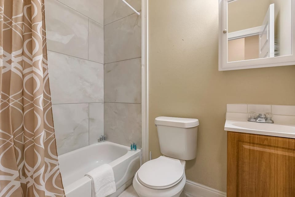 Toilet, Bathroom, Bath