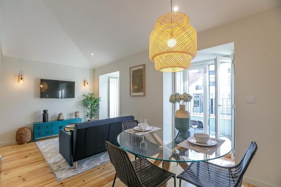 Downtown Studio w Pool, AC & Balcony by LovelyStay Apartment in Porto