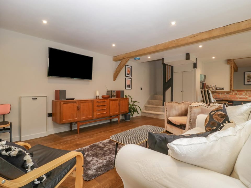 The Courtyard - Hilltop Barn House in Purbeck District