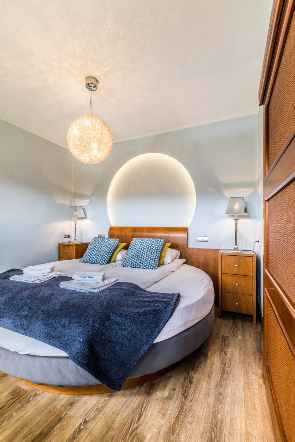 Bed, Photo of the whole room, Bedroom, towels, wardrobe