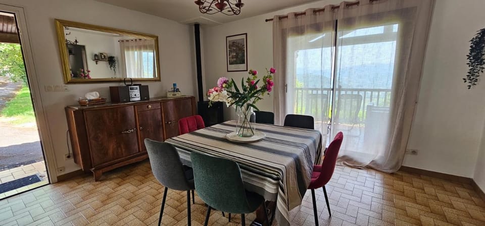 Gîte Xuritenborda 7 personnes avec vue exceptionnelle sur les montagnes basque, Lits 180 King Size House in French Basque Country
