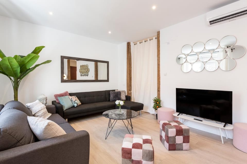 Communal lounge/ TV room, TV and multimedia, Living room, Lounge or bar, Seating area