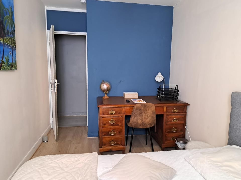 Chambre spacieuse nimes quartier populaire Vacation rental in Nimes