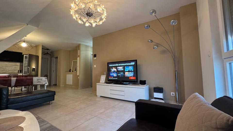 Bes Appart Premium - 90 m2, clim, terrasse, parking, Netflix Apartment in Grand Est