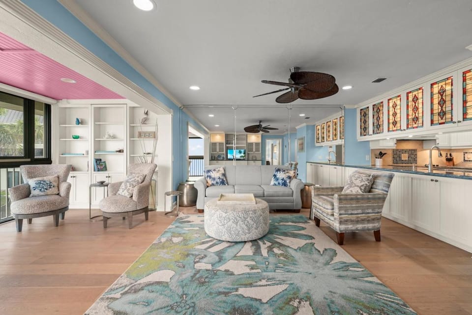 Mariner Pointe #542 House in Sanibel Island