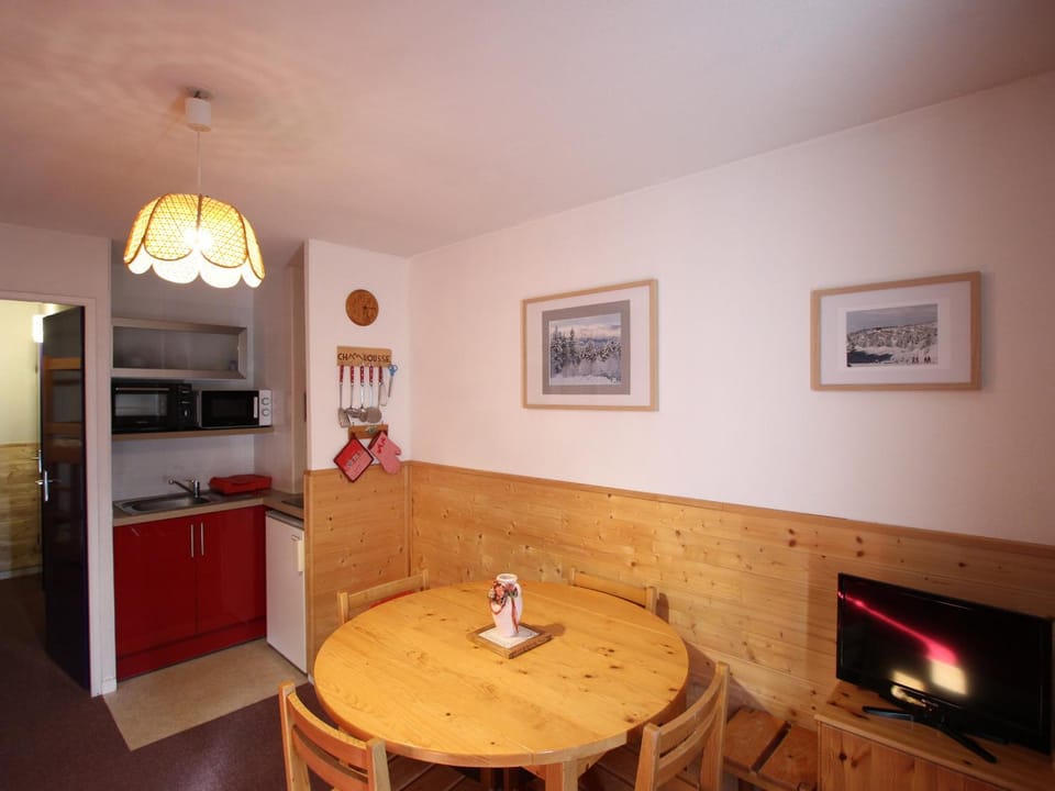 Appartement 30 m² avec balcon, à proximité des pistes et des commerces, animaux acceptés - FR-1-549-53 Apartment in Provence