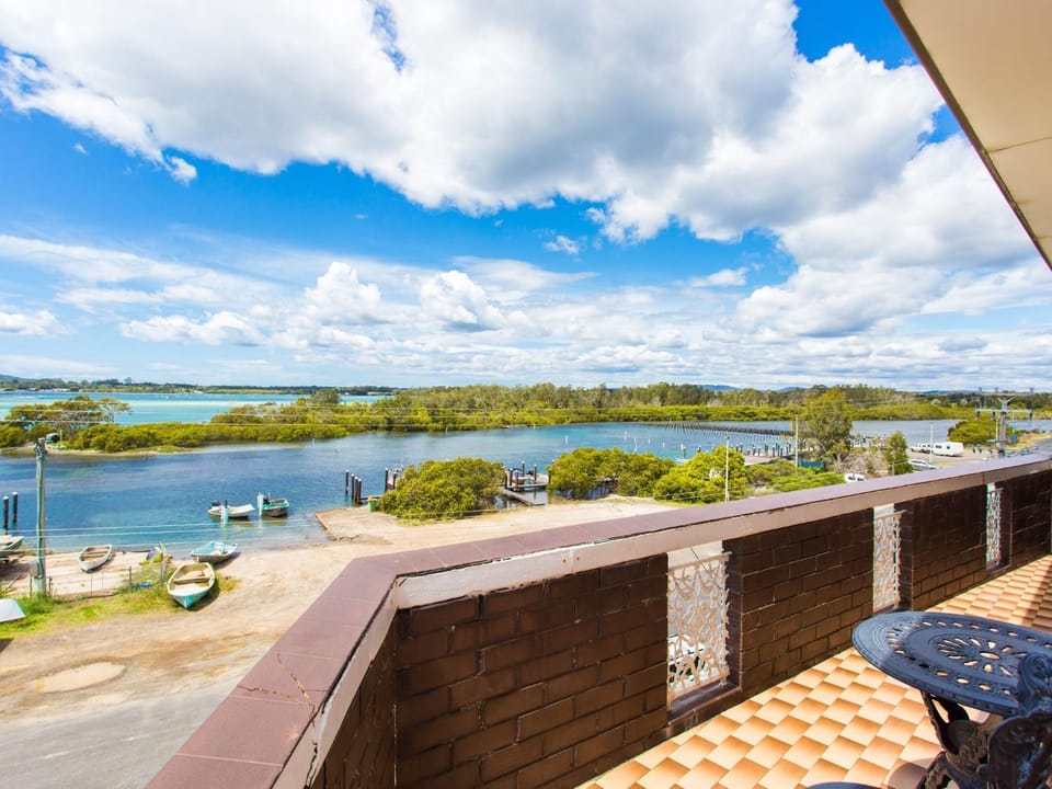 View (from property/room), Balcony/Terrace, Lake view, River view