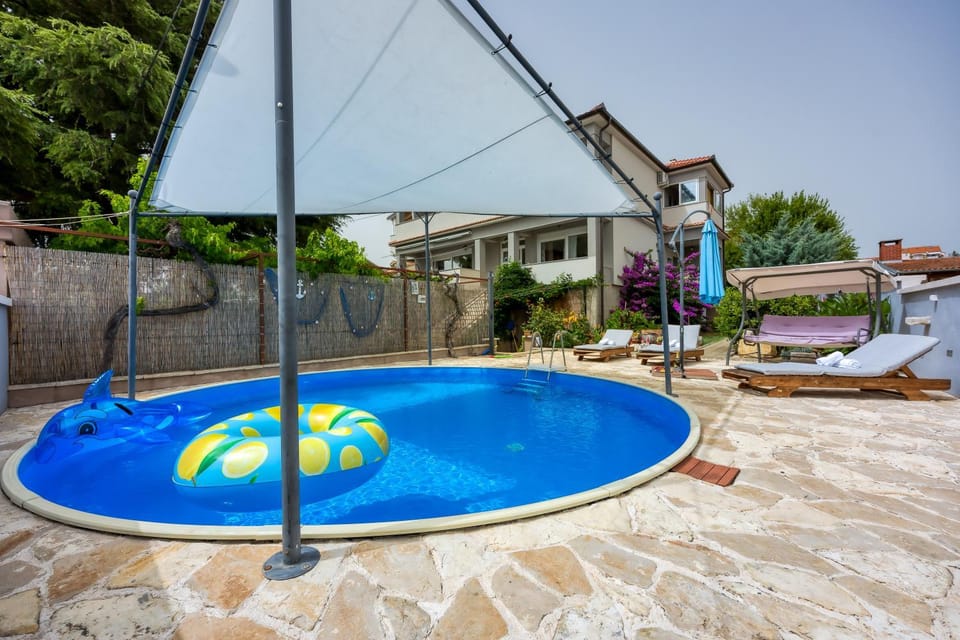 Pool view, Swimming pool