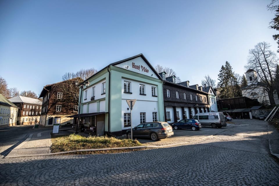 Property building, Neighbourhood
