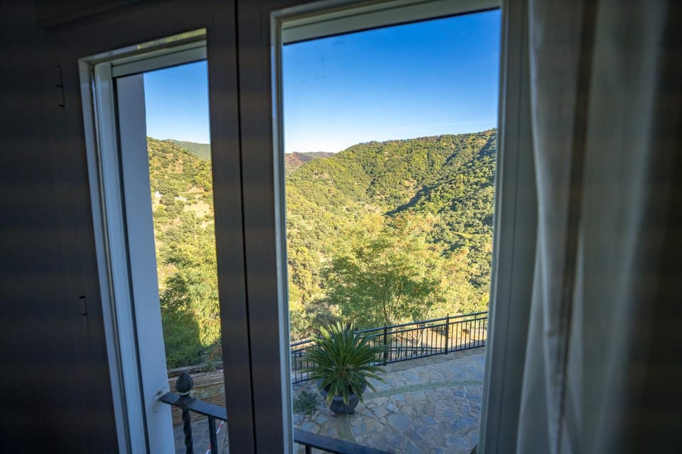 Living room, Mountain view