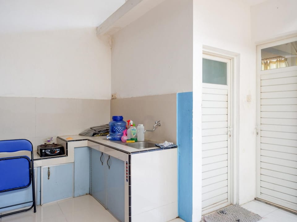 Kitchen or kitchenette, Communal kitchen