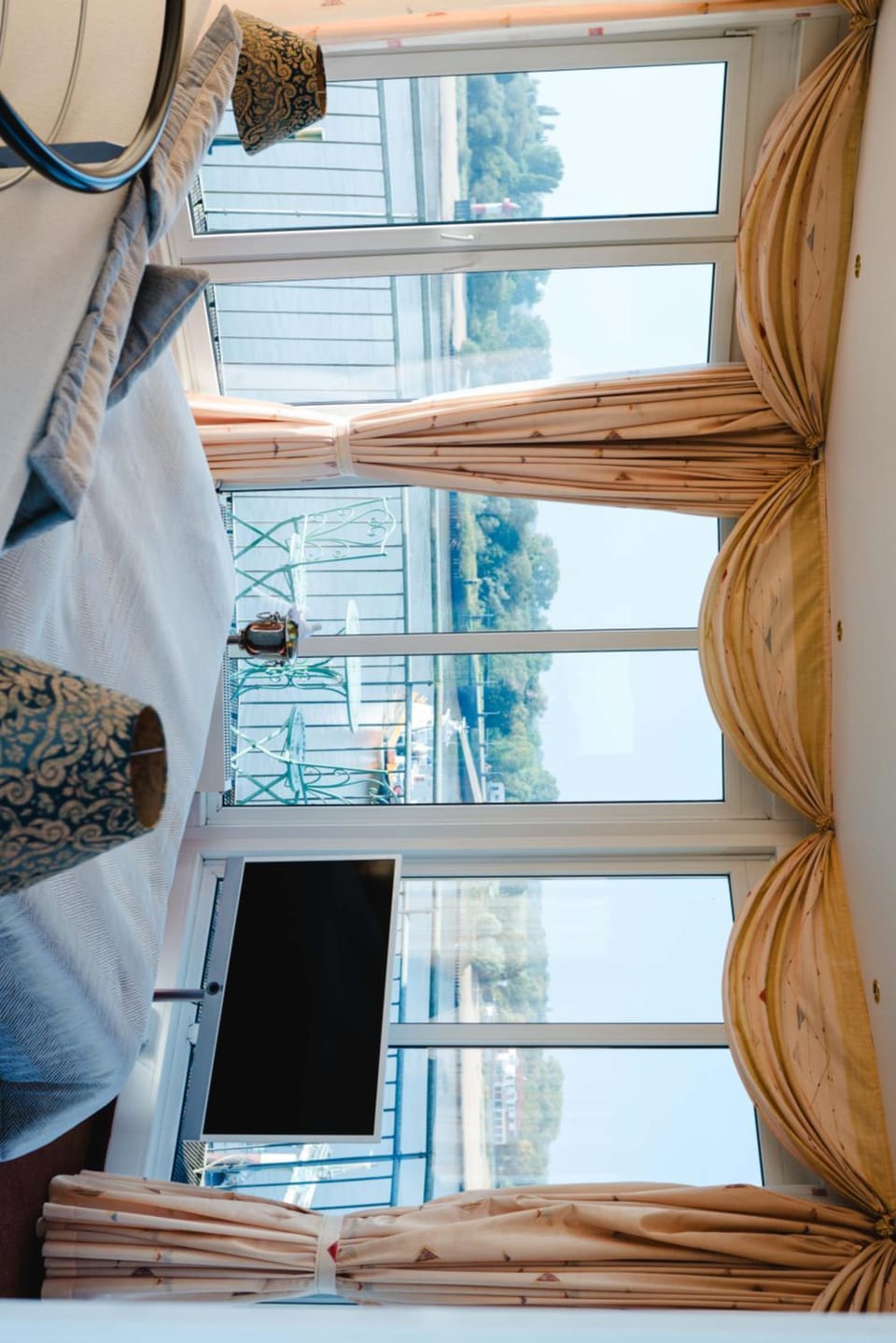 View (from property/room), Photo of the whole room, Lake view, River view